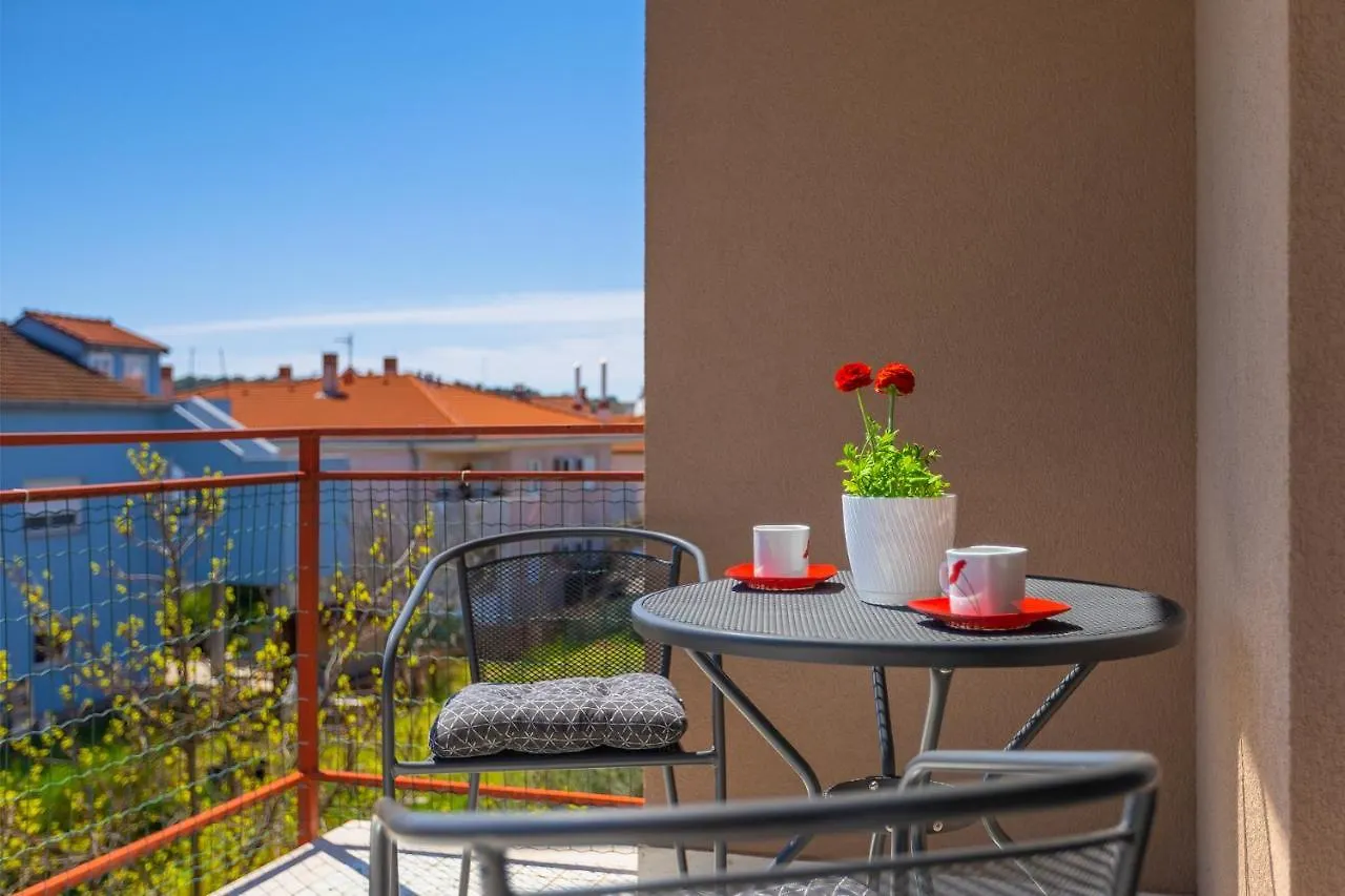 Apartment Christina Pola 0*,